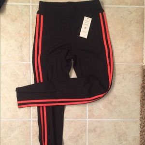 leggings with red stripes